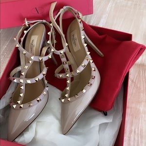 Valentino Rockstud Poudre Patent leather Pumps